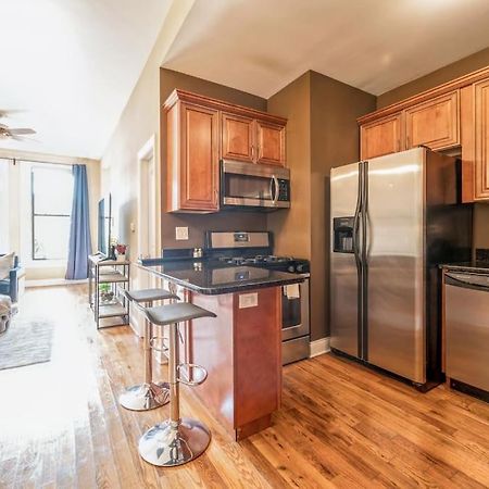 Lovely 2 Bed 3 Miles From Dt W Free Parking Chicago Buitenkant foto