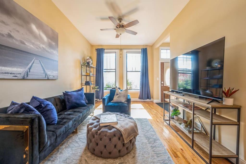 Lovely 2 Bed 3 Miles From Dt W Free Parking Chicago Buitenkant foto